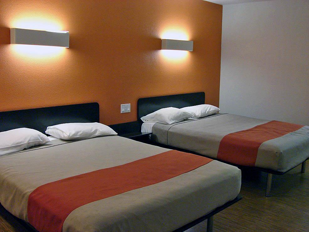 Motel 6 Бел Гардънс Стая снимка