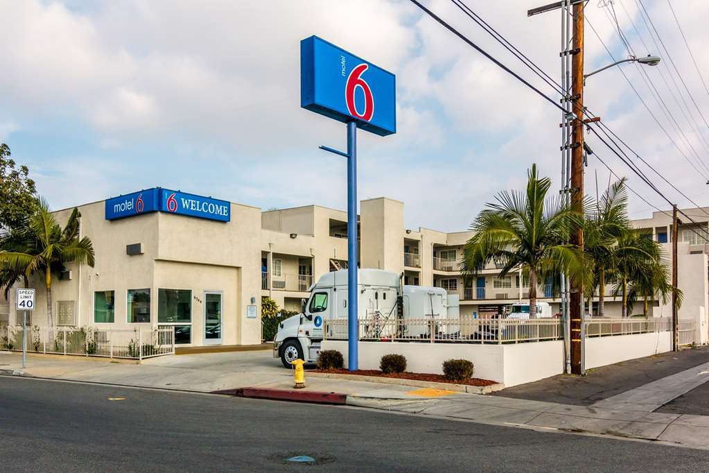 Motel 6 Бел Гардънс Екстериор снимка