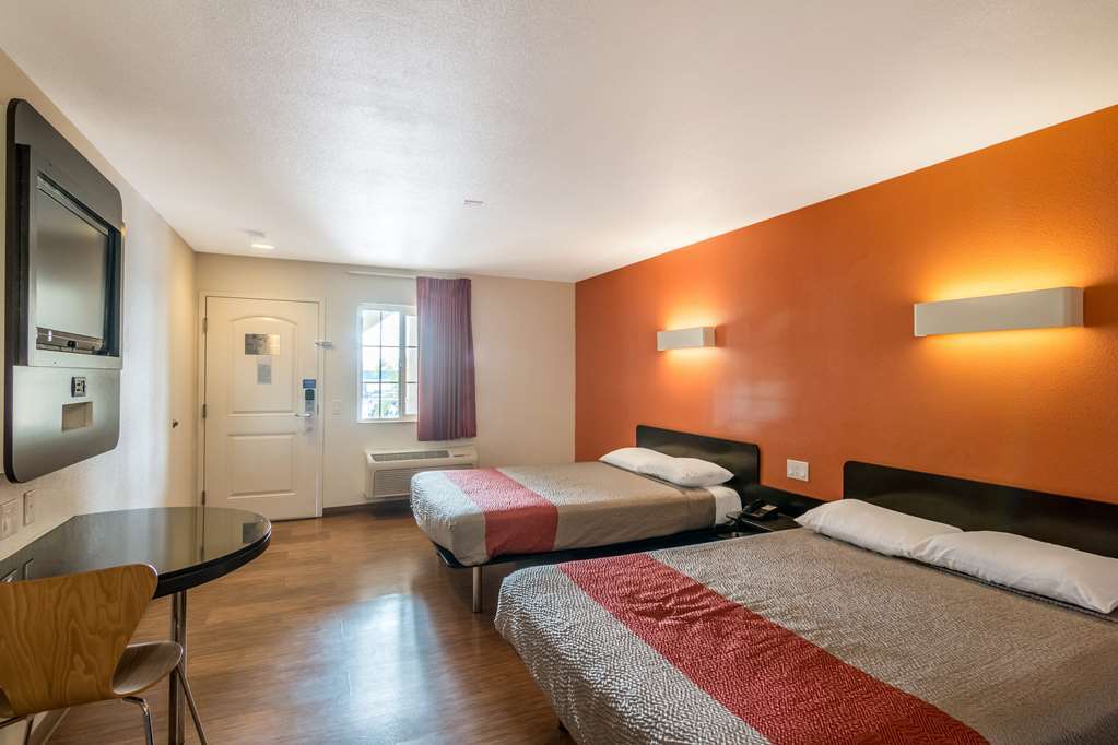 Motel 6 Бел Гардънс Стая снимка