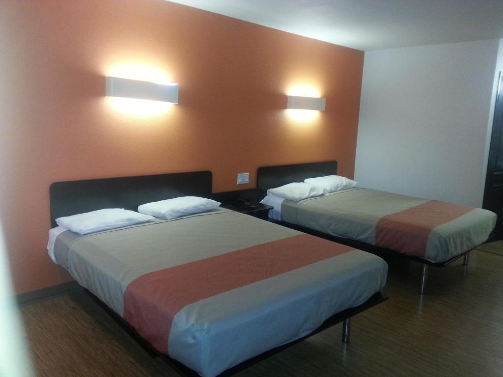 Motel 6 Бел Гардънс Стая снимка